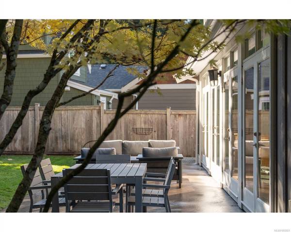 300 Sunningdale Rd, Qualicum Beach, BC V9K 1L3