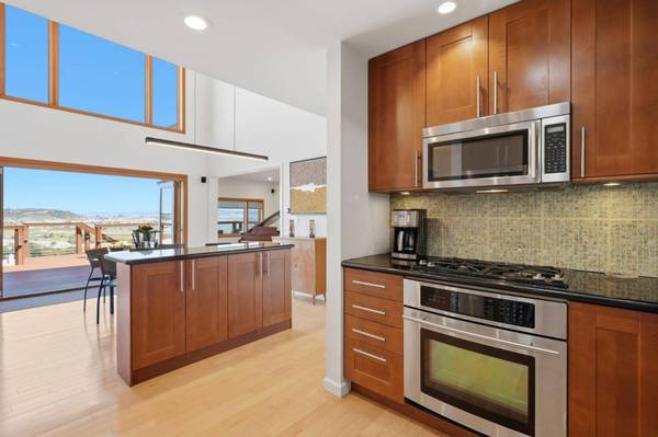 820 Humboldt RD, Brisbane, CA 94005