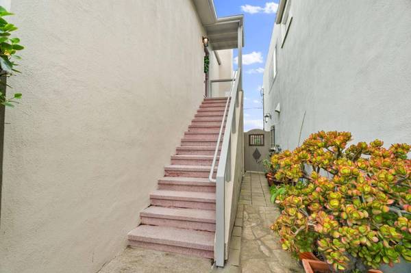 1172 87th ST, Daly City, CA 94015