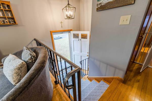 25 Beverly AVE, Salem, NH 03079