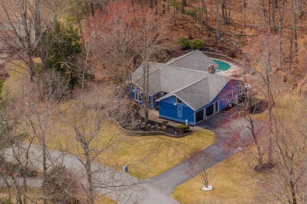 4 Clover CT, Salem, NH 03079