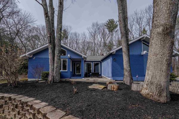 4 Clover CT, Salem, NH 03079