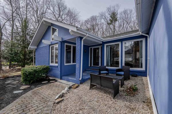 4 Clover CT, Salem, NH 03079