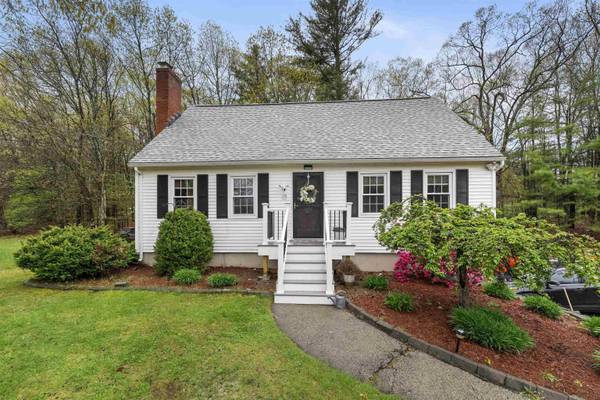 19 Ash St EXT, Derry, NH 03038