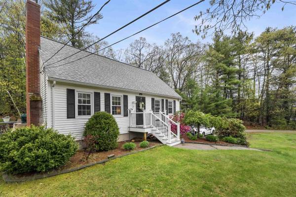 19 Ash St EXT, Derry, NH 03038