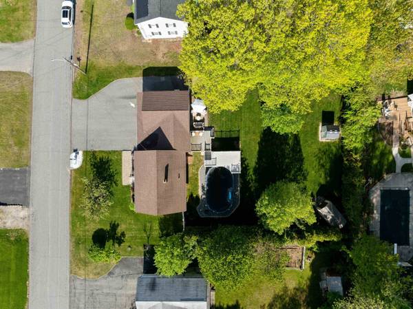 20 Colonial DR, Salem, NH 03079