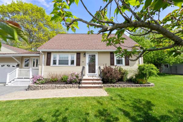 20 Colonial DR, Salem, NH 03079