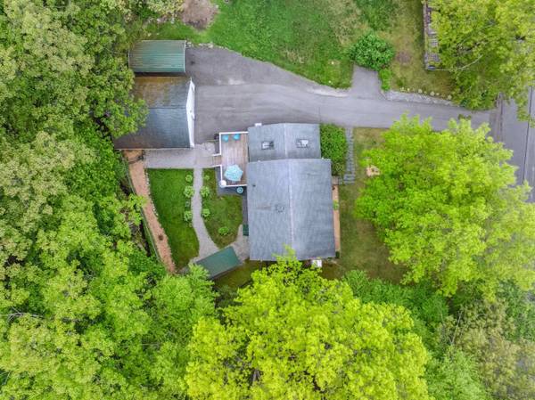 5 Hampshire DR, Derry, NH 03038