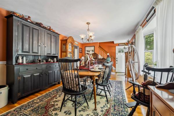 6 Sunrise DR, Hudson, NH 03051