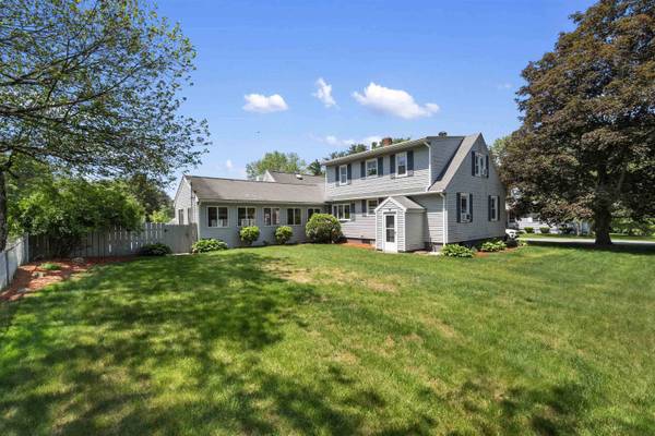 8 Guy ST, Salem, NH 03079