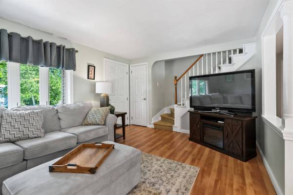 8 Guy ST, Salem, NH 03079