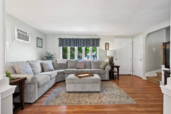 8 Guy ST, Salem, NH 03079