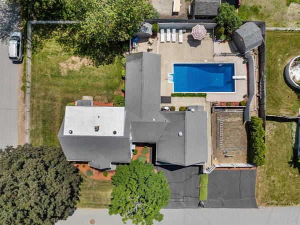 8 Guy ST, Salem, NH 03079