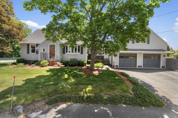 8 Guy ST, Salem, NH 03079