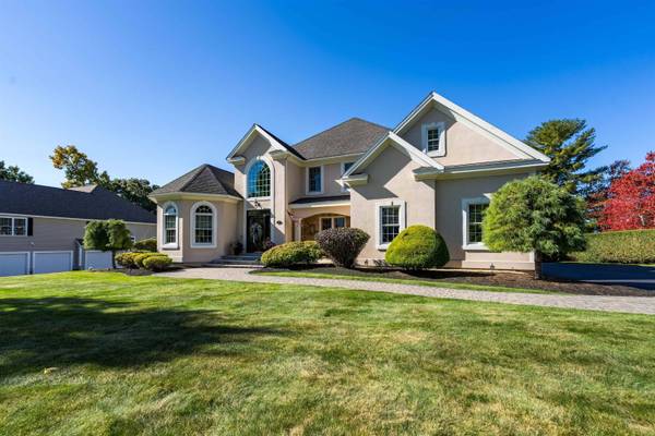 39 Ticklefancy LN, Salem, NH 03079