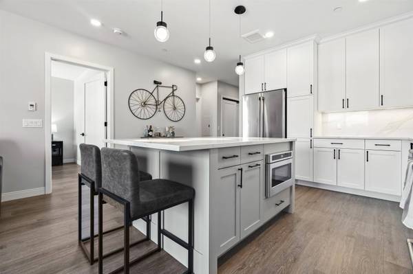 18 Artisan DR #308, Salem, NH 03079