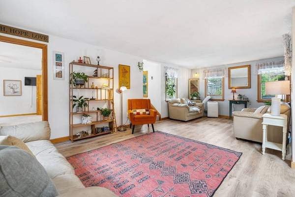 79 Marsh Hill Rd, Dracut, MA 01826