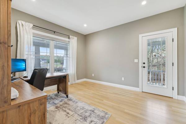 12 Tanya LN, Brentwood, NH 03833