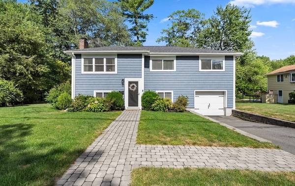 14 Carpenter Road, Lynnfield, MA 01940