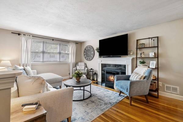 14 Carpenter Road, Lynnfield, MA 01940