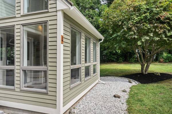 4 Mckinstry CIR, Salem, NH 03079