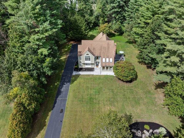 4 Mckinstry CIR, Salem, NH 03079