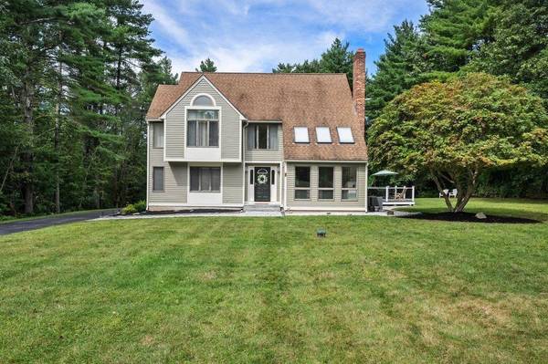 4 Mckinstry CIR, Salem, NH 03079