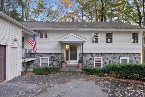 24 Rolling Ridge RD, Windham, NH 03087