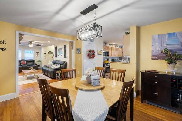 54 Lakeview Ave, Tewksbury, MA 01876