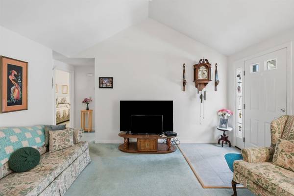 47 Lexington CT, Hudson, NH 03051