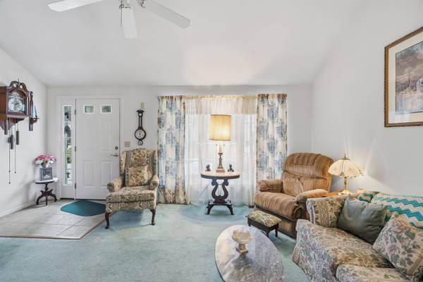 47 Lexington CT, Hudson, NH 03051