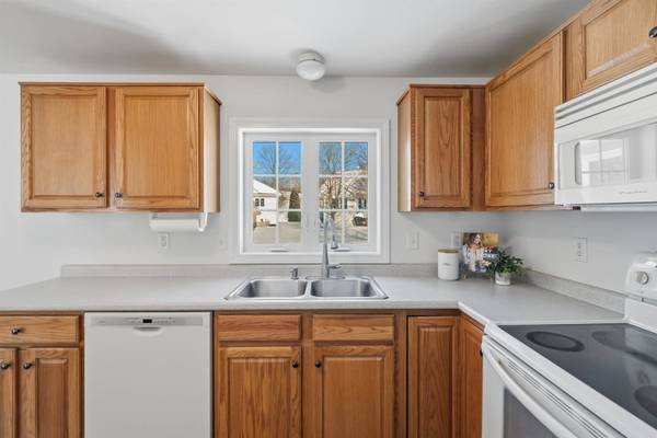 3 Katherine CT, Hudson, NH 03051