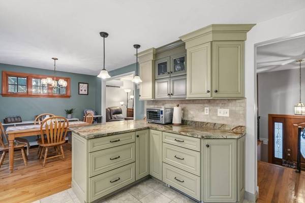 122 Forest St, North Andover, MA 01845