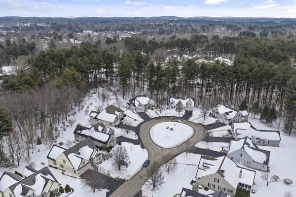 17 Canterbury CT, Salem, NH 03079