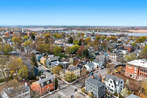 74 Lime St #4, Newburyport, MA 01950