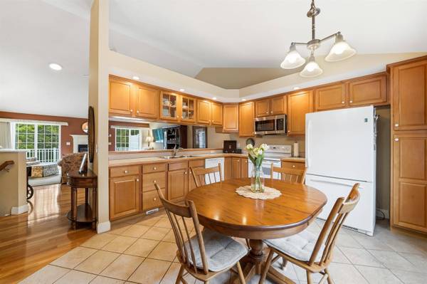 21 Linden DR, Hampstead, NH 03826