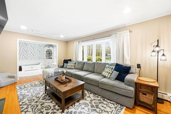 21 Christine DR, Atkinson, NH 03811