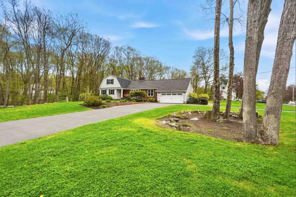 21 Christine DR, Atkinson, NH 03811
