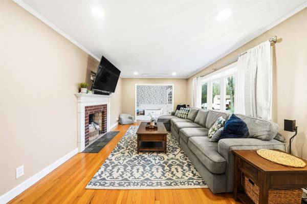 21 Christine DR, Atkinson, NH 03811