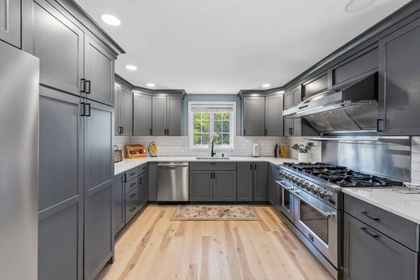 51 Ellyson Ave, Hampstead, NH 03826