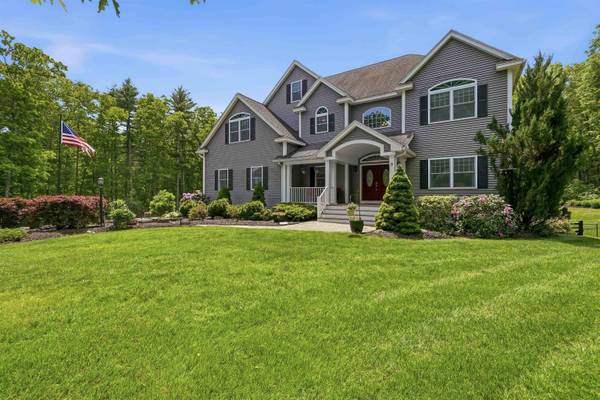 9 Deer Run RD, Atkinson, NH 03811