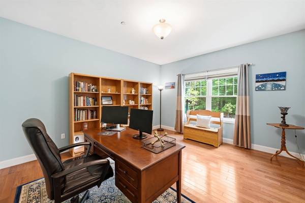 9 Deer Run RD, Atkinson, NH 03811