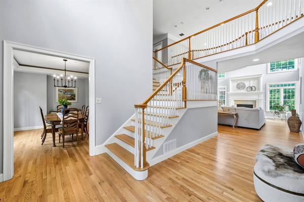 25 Ticklefancy LN, Salem, NH 03079