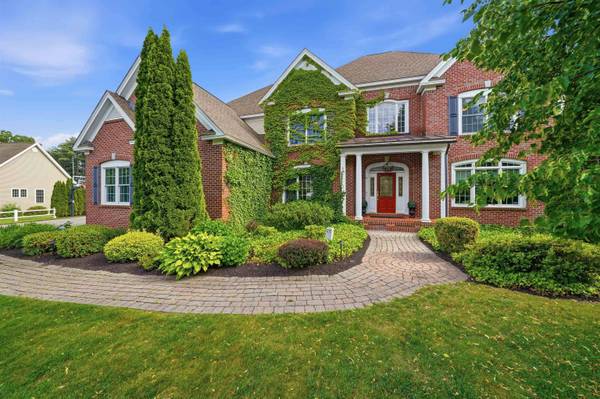 25 Ticklefancy LN, Salem, NH 03079