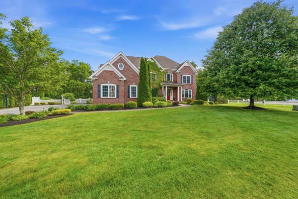 25 Ticklefancy LN, Salem, NH 03079