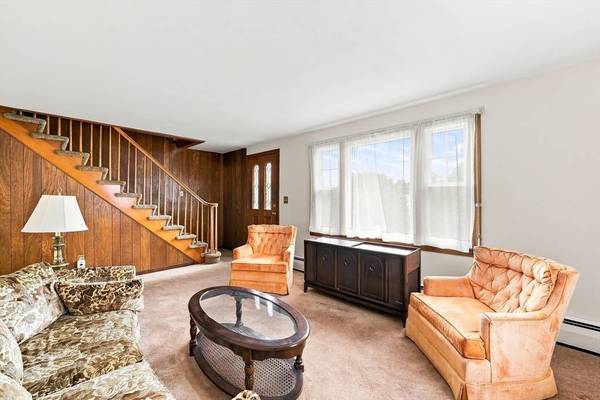 46 Fetherston Ave, Lowell, MA 01852