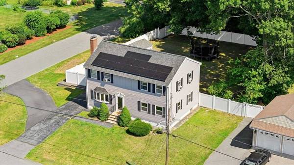22 Colonial Drive, Salem, NH 03079