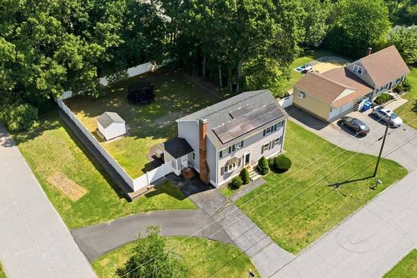 22 Colonial Drive, Salem, NH 03079