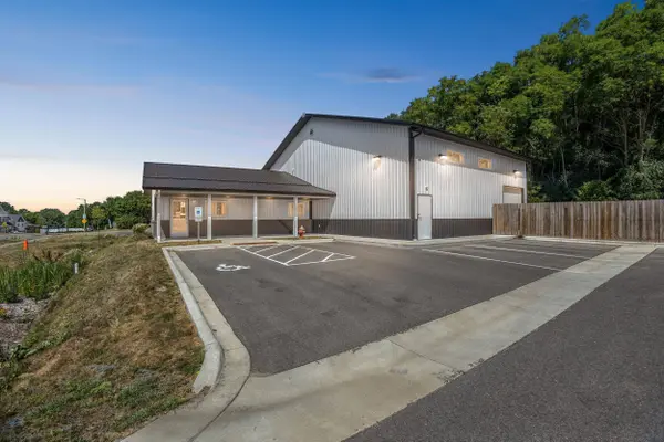 390 Progress Drive, Cottage Grove, WI 53527