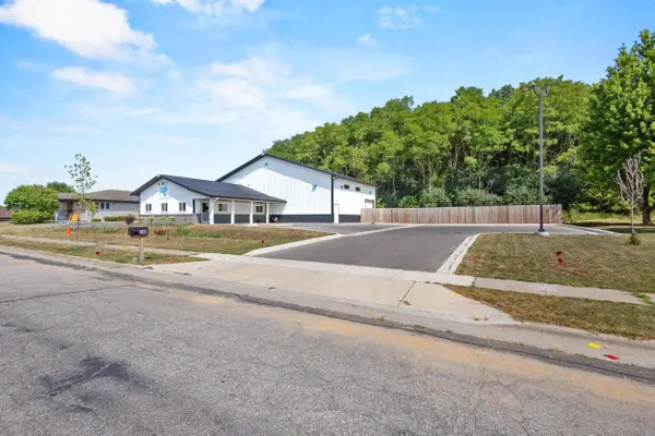 390 Progress Drive, Cottage Grove, WI 53527